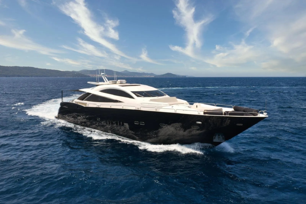 108ft Sunseeker Predator yacht charter Coconut Grove – cruising