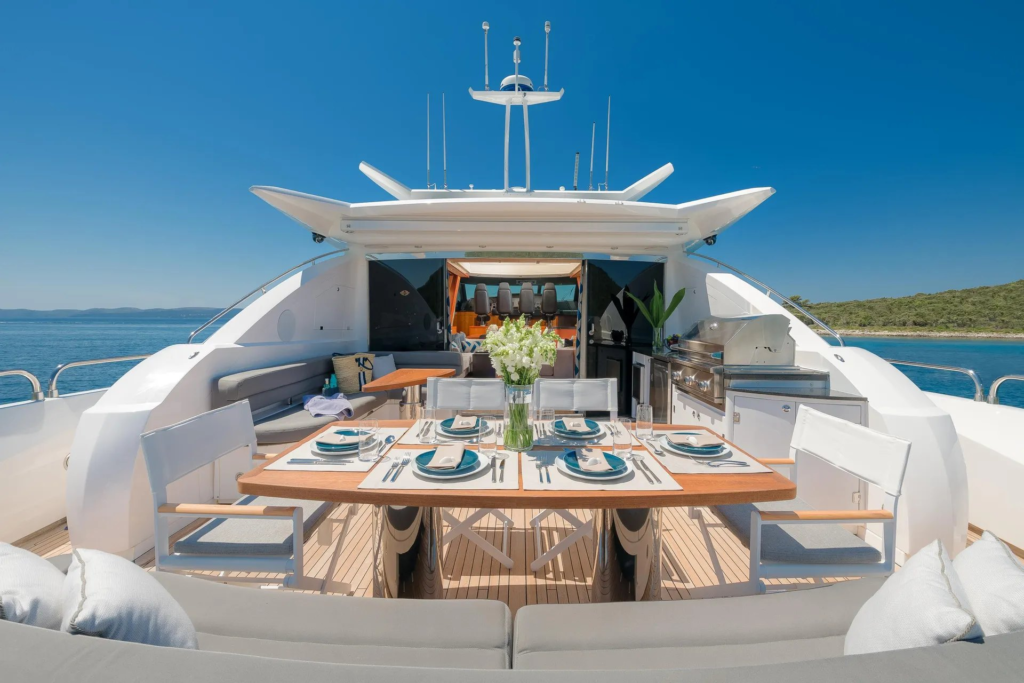 108ft Sunseeker Predator yacht charter Coconut Grove – aft deck alfresco dining