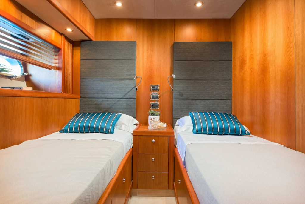 108ft Sunseeker Predator yacht charter Coconut Grove – twin guest stateroom