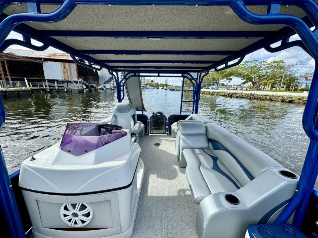 30ft pontoon boat charter Coconut Grove – helm console and seating