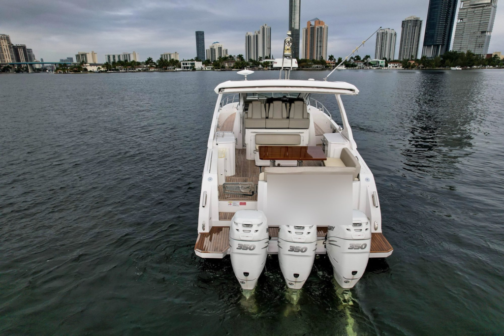 42ft Azimut Verve yacht charter Coconut Grove – stern with triple outboards