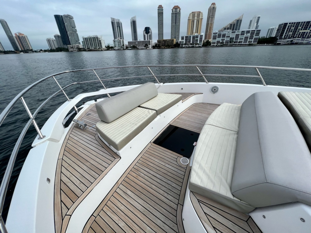 42ft Azimut Verve yacht charter Coconut Grove – bow lounge
