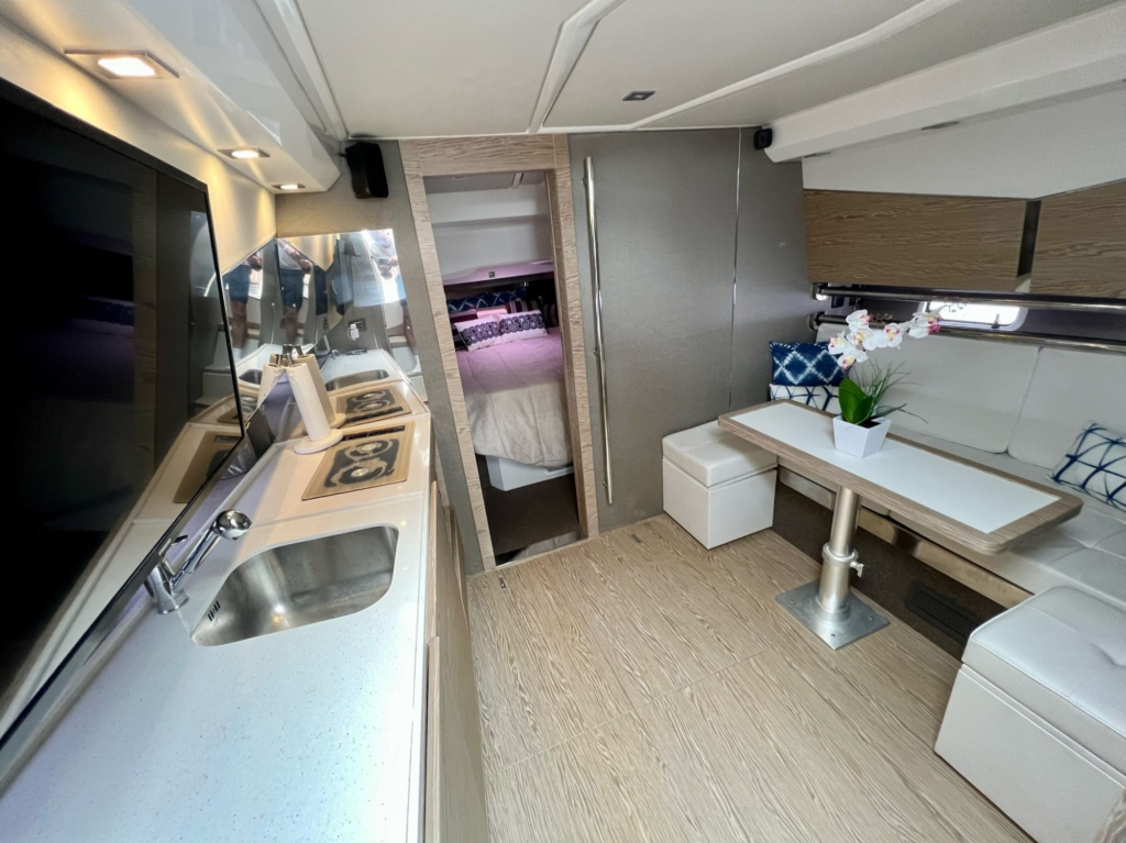 42ft Azimut Verve yacht charter Coconut Grove – lower deck lounge