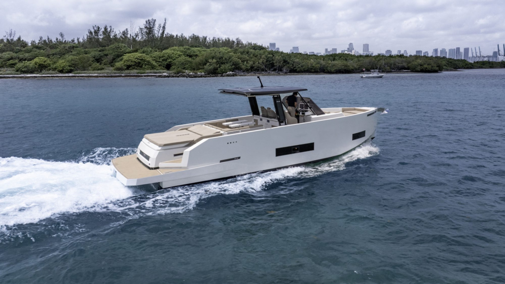 42ft De Antonio D42 yacht charter Coconut Grove – cruising off Miami
