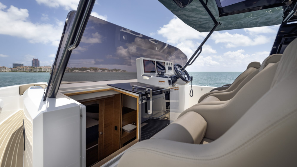 42ft De Antonio D42 yacht charter Coconut Grove – cockpit seating
