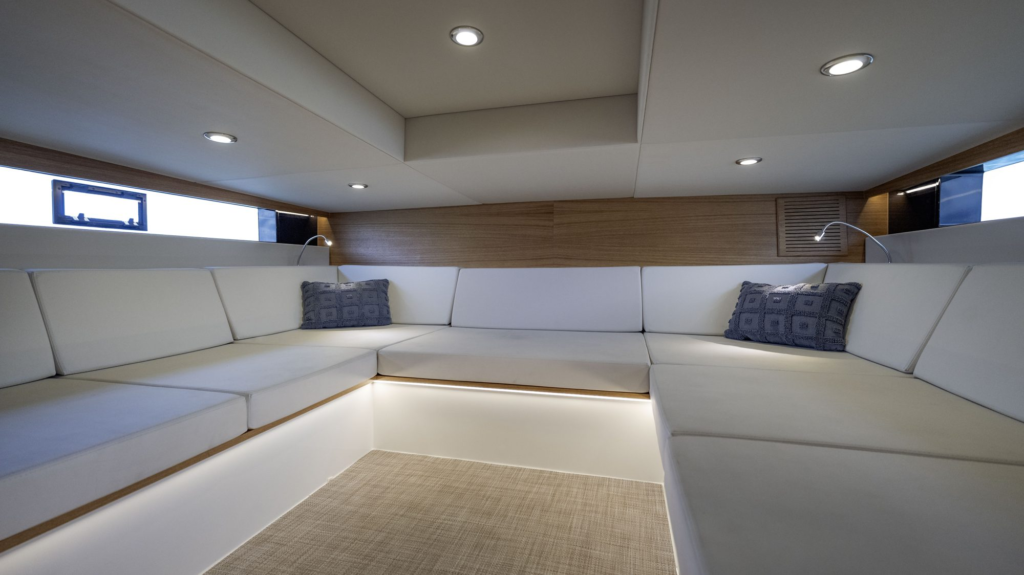 42ft De Antonio D42 yacht charter Coconut Grove – stern cabin