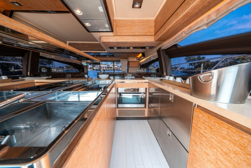 70ft Azimut Flybridge yacht charter Miami Beach – salon galley