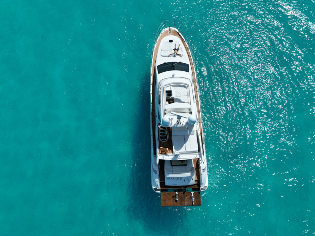 70ft Azimut Flybridge yacht charter Miami Beach – aerial exterior