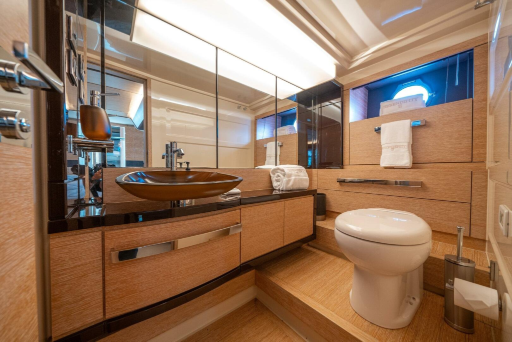 70ft Azimut Flybridge yacht charter Miami Beach – bathroom