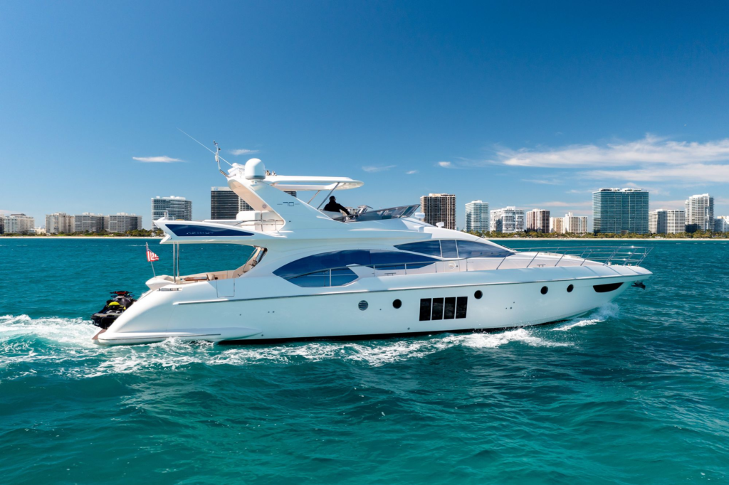 70ft Azimut yacht charter Miami – exterior