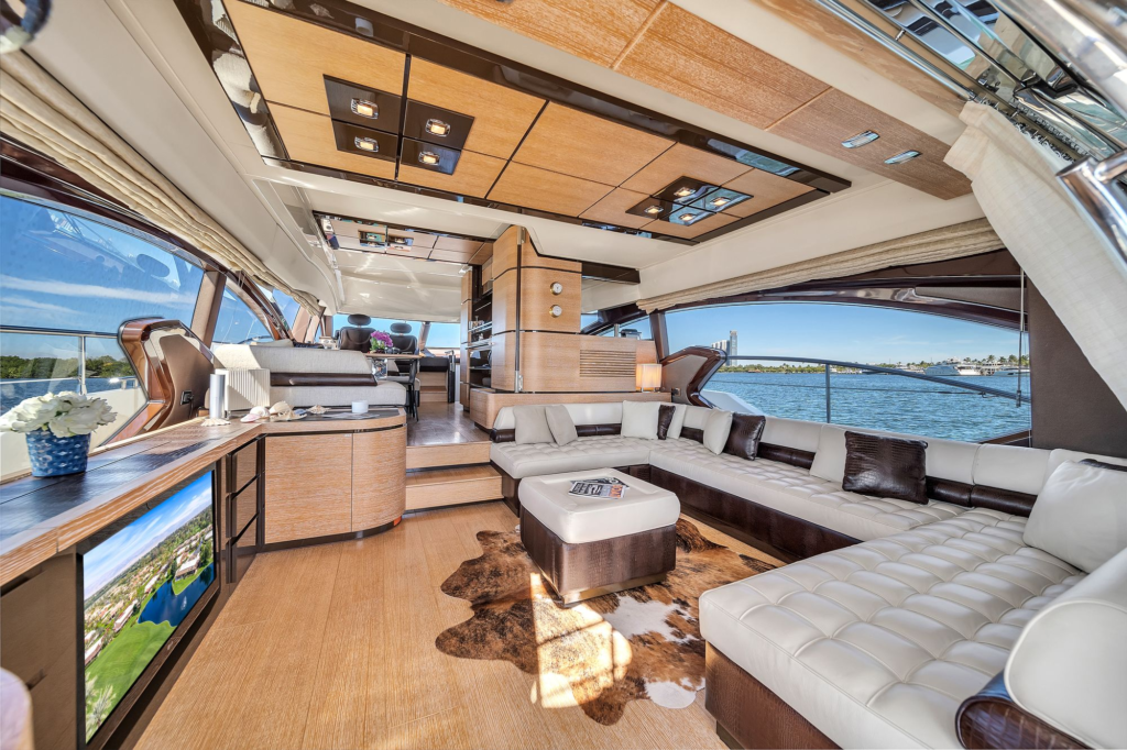 70ft Azimut yacht charter Miami – salon