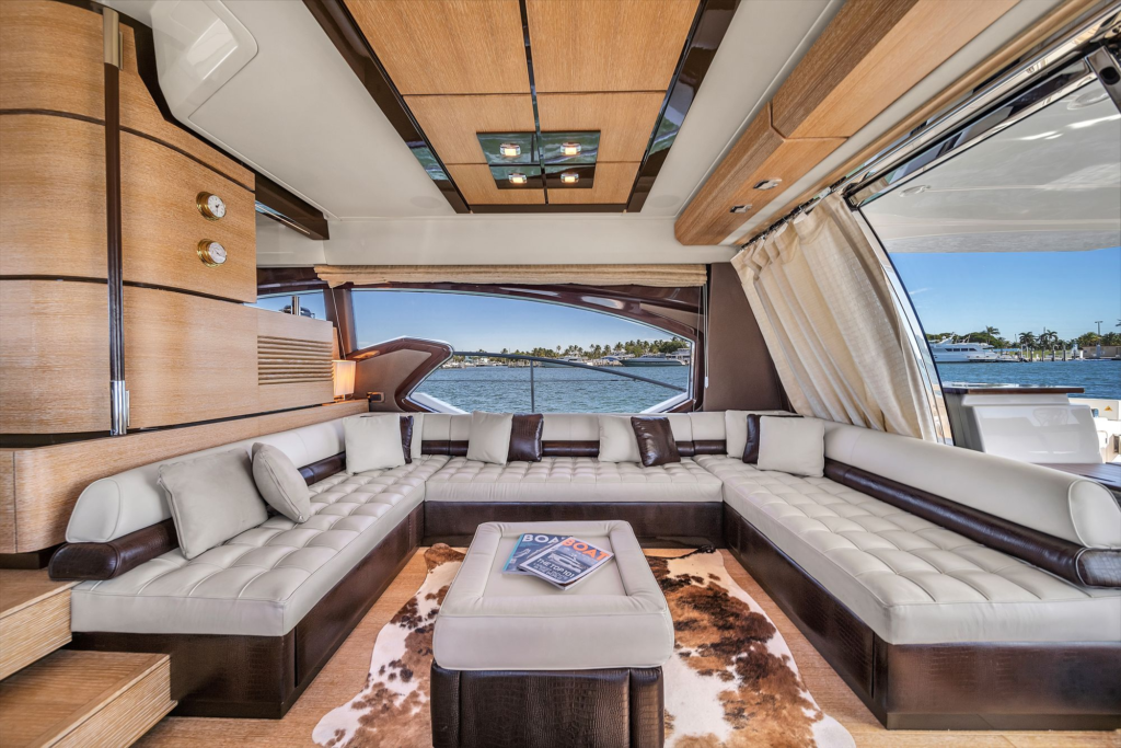 70ft Azimut yacht charter Miami – salon