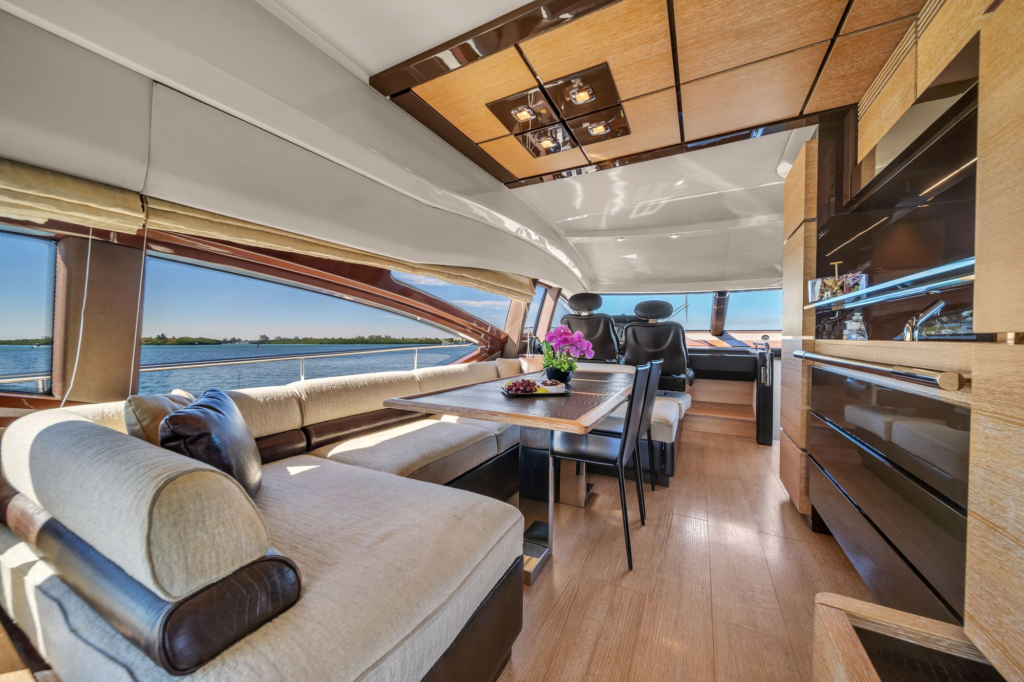 70ft Azimut yacht charter Miami – salon