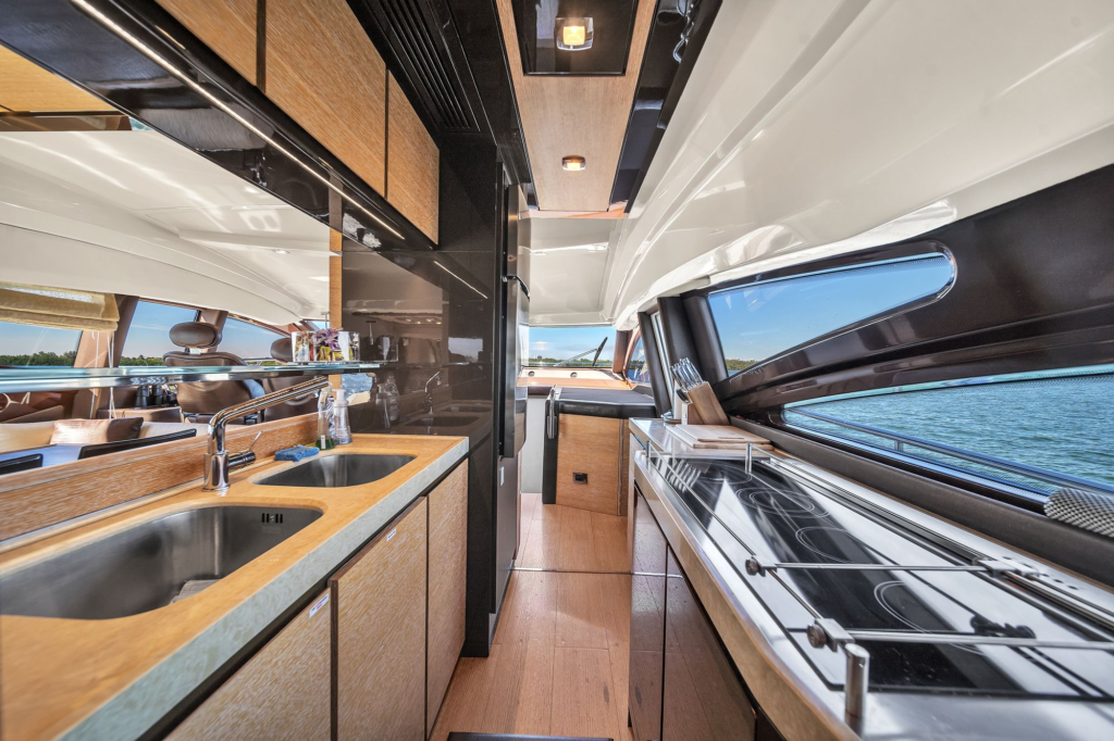 70ft Azimut yacht charter Miami – salon