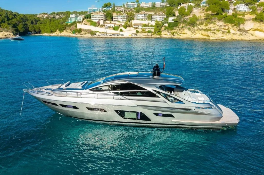 70ft Pershing yacht charter Miami – exterior – profile at anchor