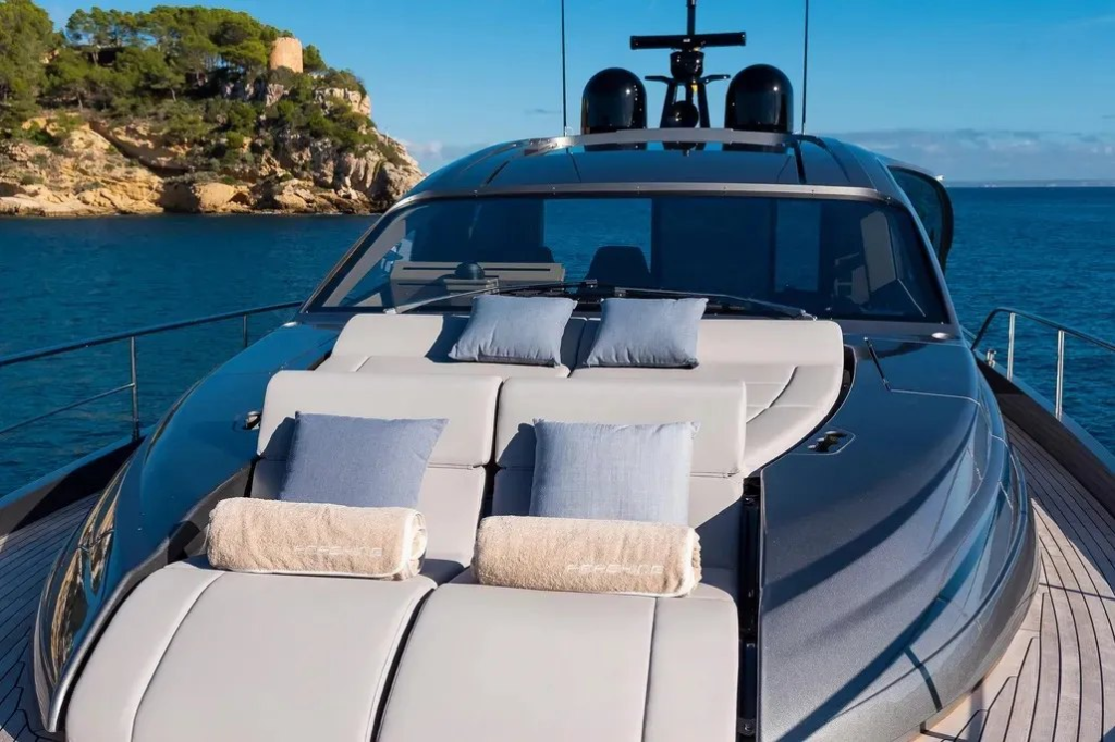 70ft Pershing yacht charter Miami – bow sun pad