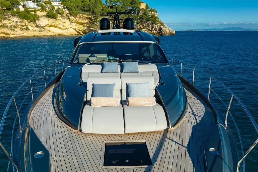 70ft Pershing yacht charter Miami – bow sun pad / foredeck