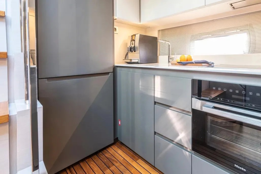 70ft Pershing yacht charter Miami – galley