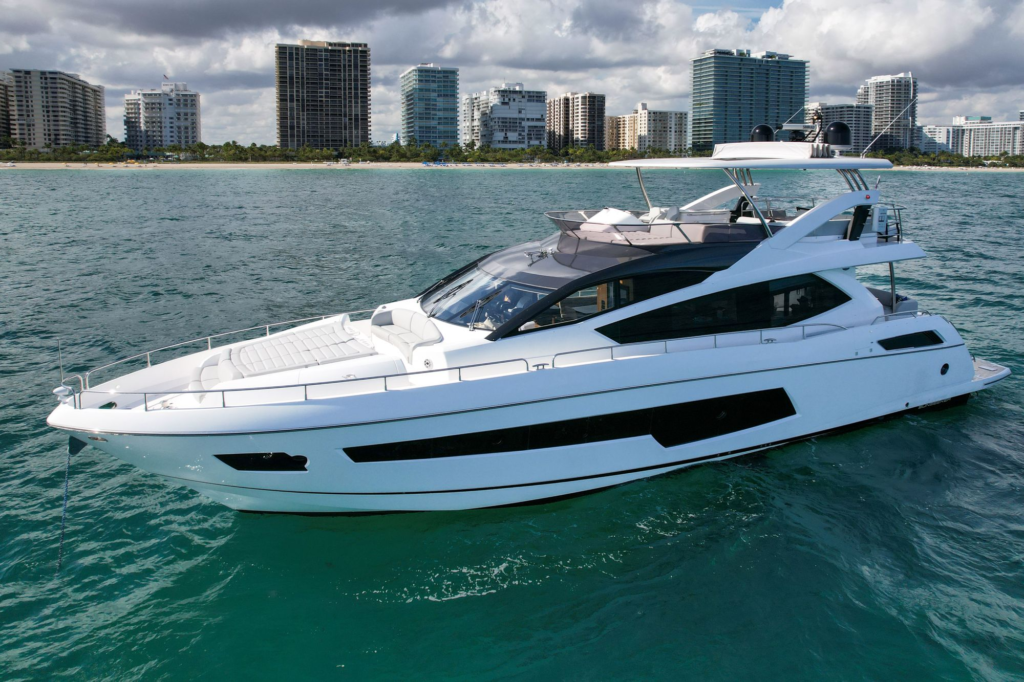 75ft Sunseeker yacht charter Marina Palms – exterior