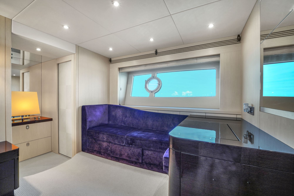 75ft Sunseeker yacht charter Marina Palms – full-beam master stateroom