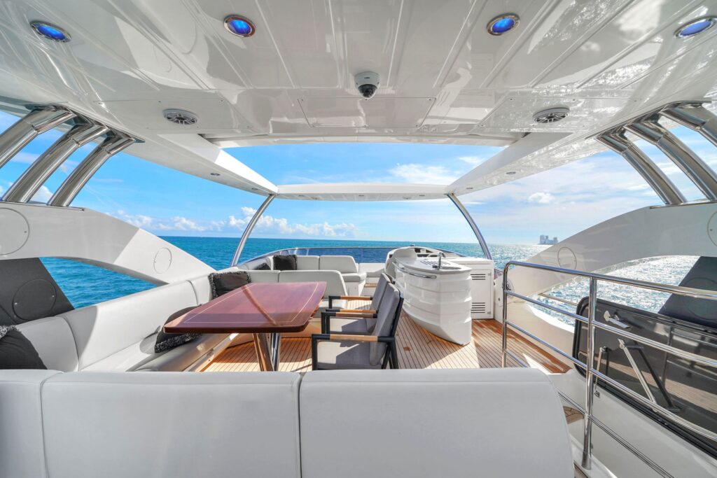 75ft Sunseeker yacht charter Marina Palms – flybridge