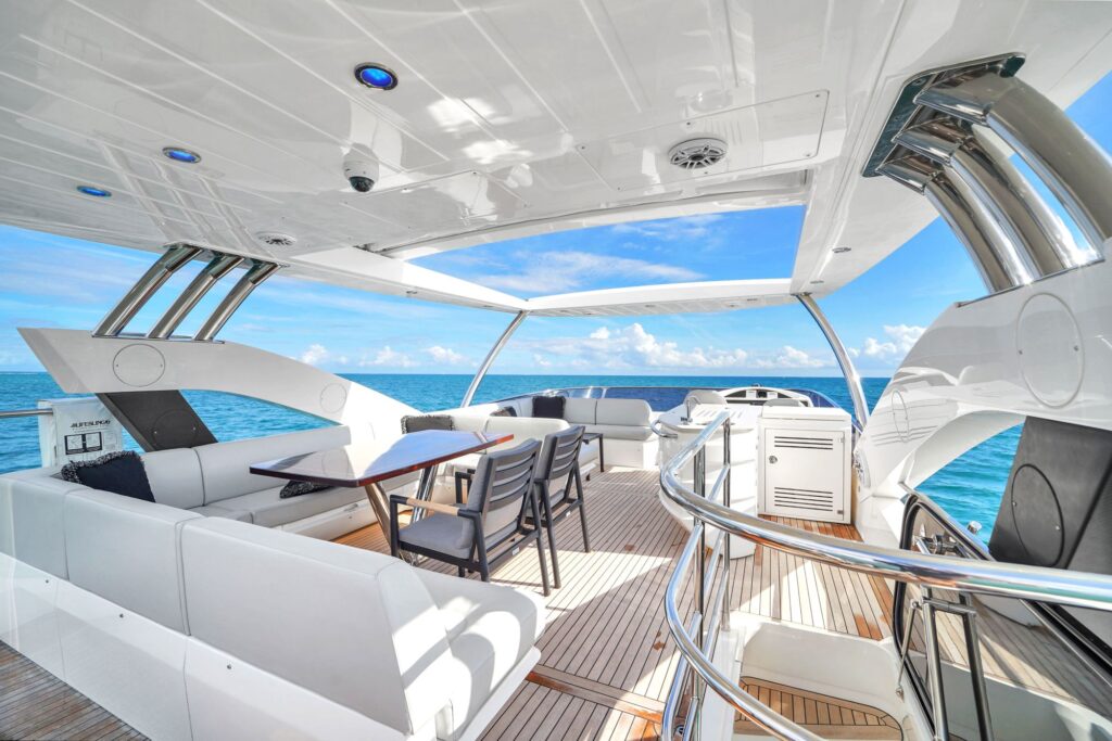 75ft Sunseeker yacht charter Marina Palms – flybridge