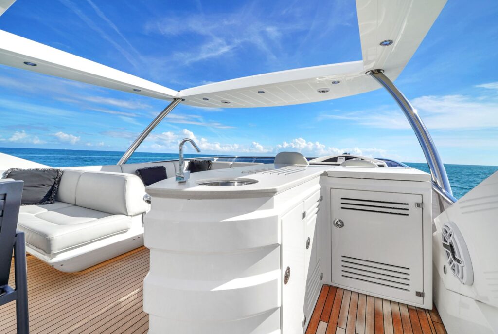75ft Sunseeker yacht charter Marina Palms – flybridge