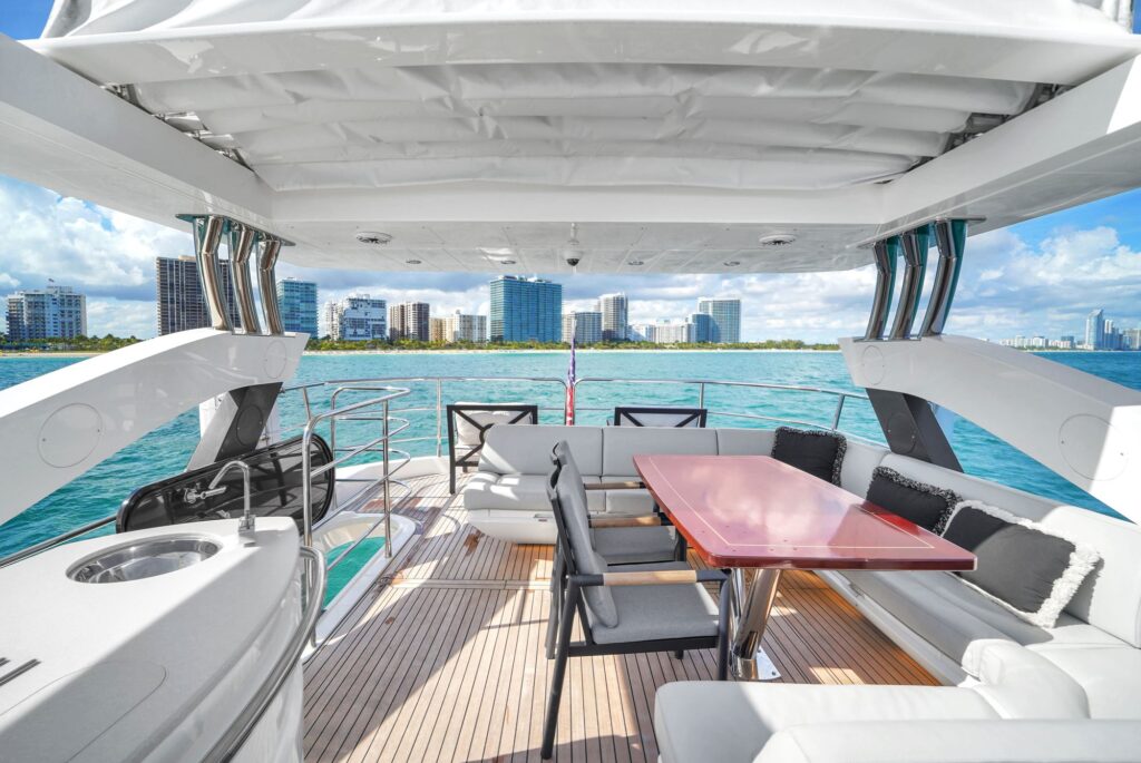 75ft Sunseeker yacht charter Marina Palms – flybridge