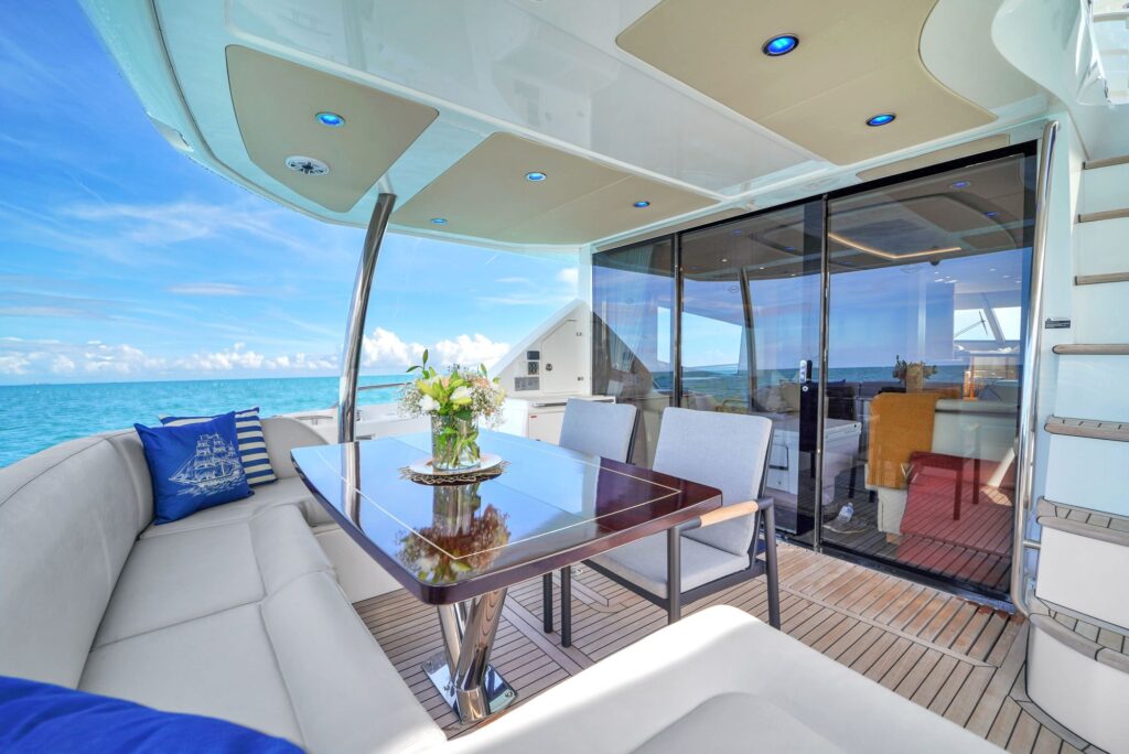 75ft Sunseeker yacht charter Marina Palms – aft cockpit