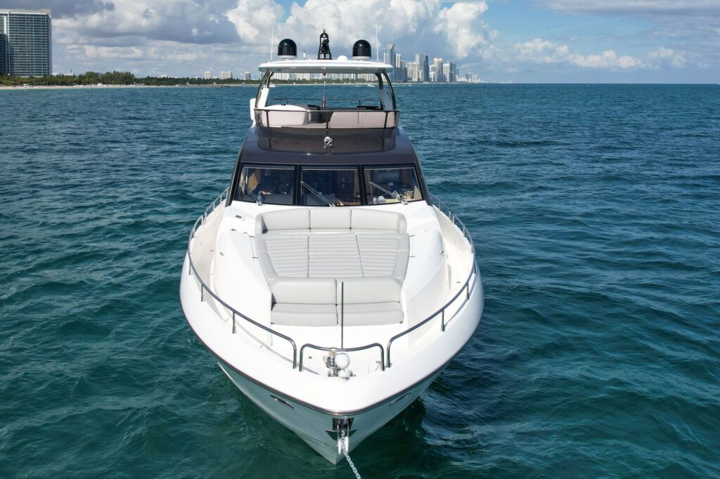 75ft Sunseeker yacht charter Marina Palms – exterior