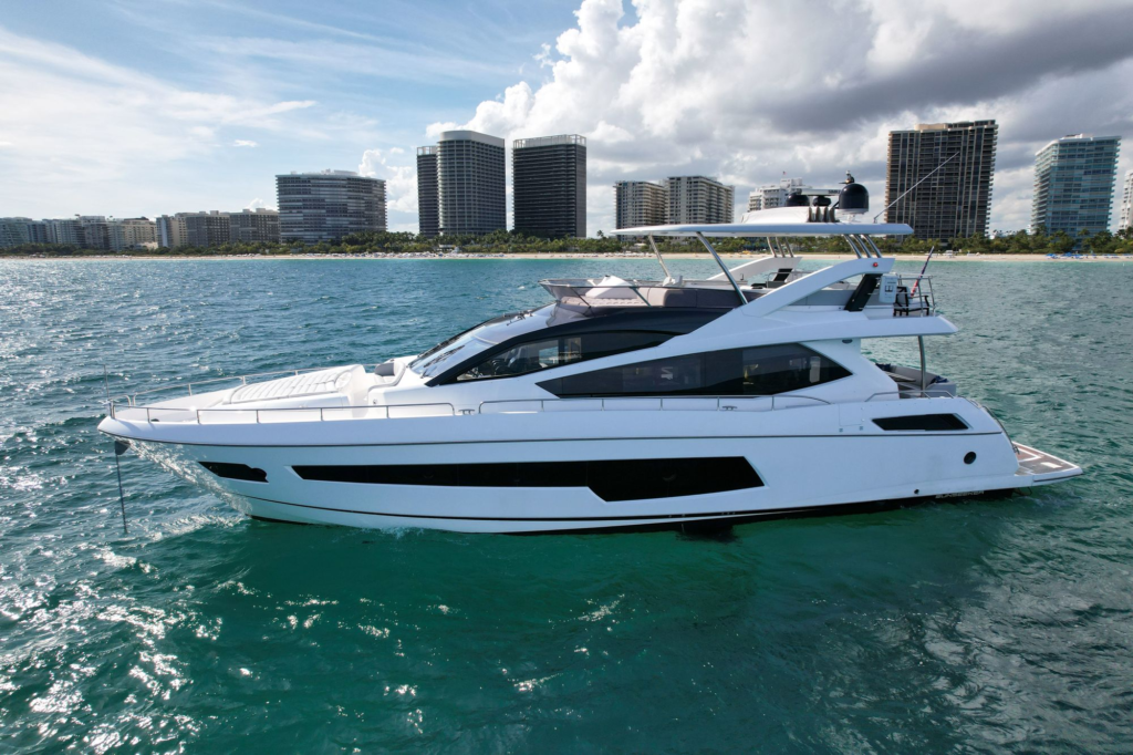 75ft Sunseeker yacht charter Marina Palms – exterior