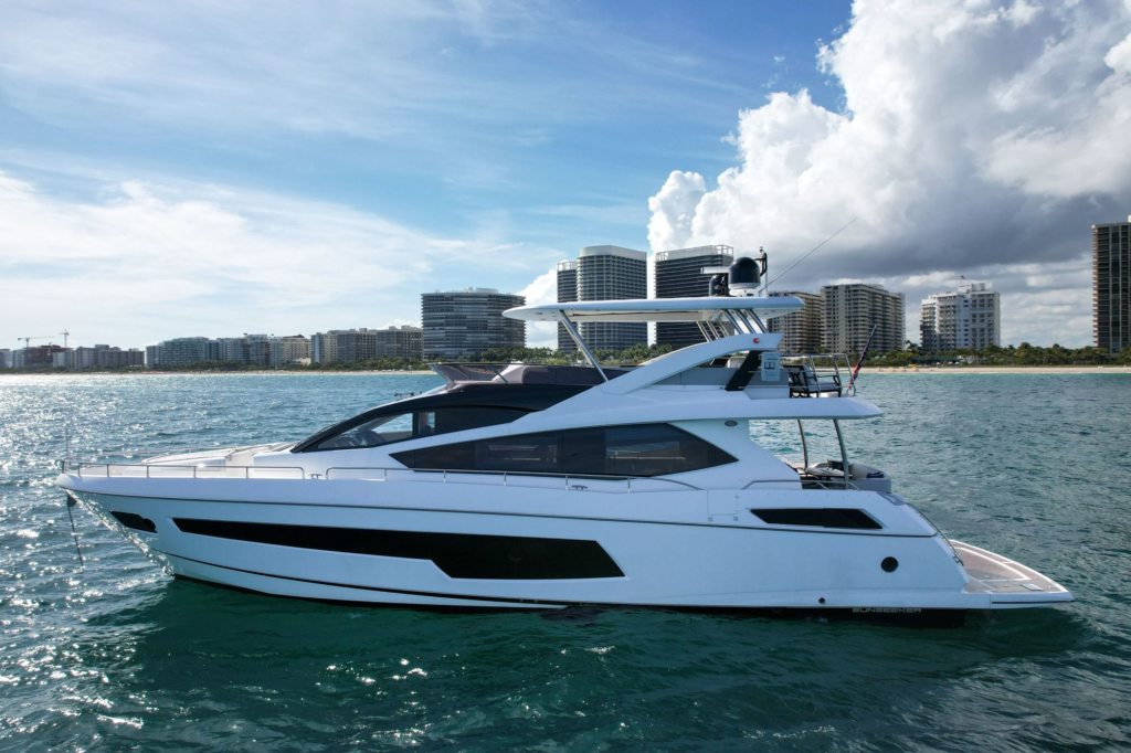 75ft Sunseeker yacht charter Marina Palms – exterior