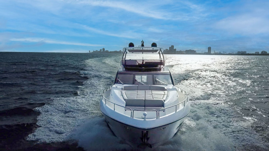 75ft Sunseeker yacht charter Marina Palms – exterior