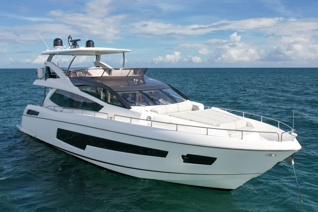 75ft Sunseeker yacht charter Miami – bow-quarter at anchor