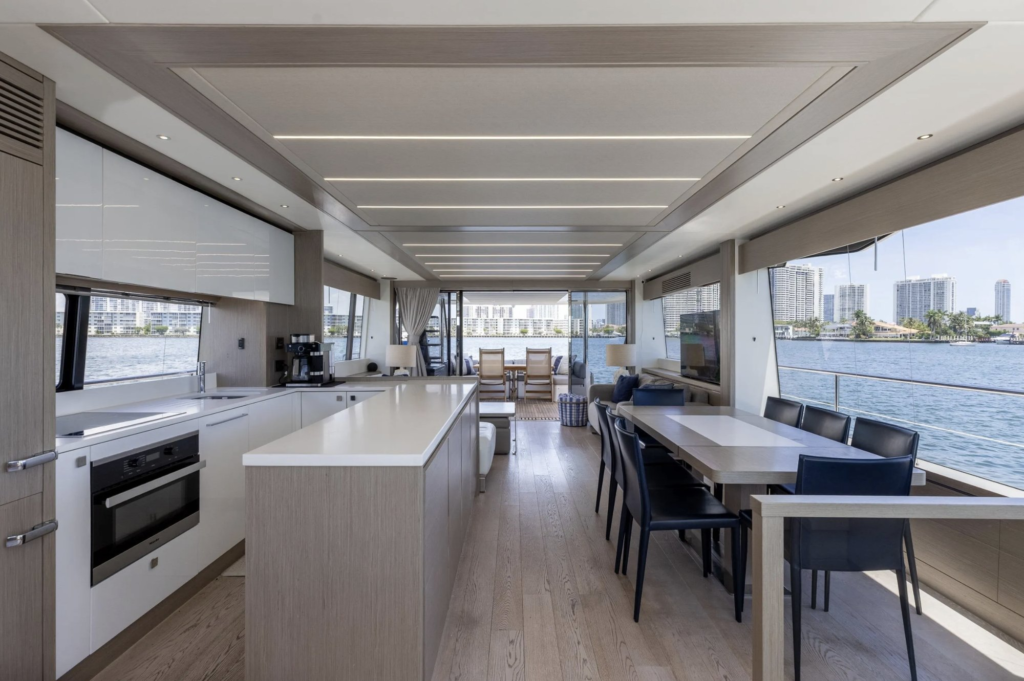 76ft Sunseeker yacht charter Miami – dining area