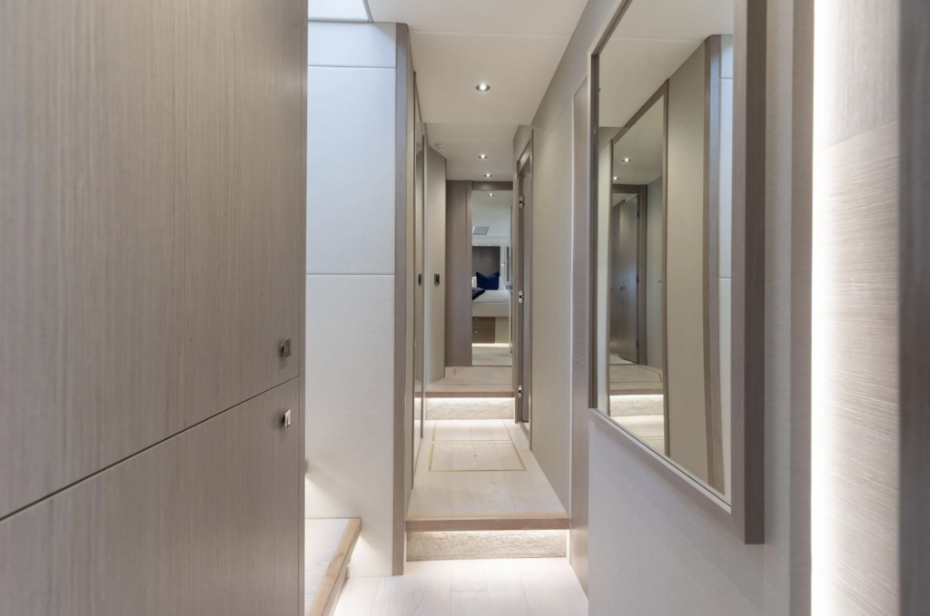 76ft Sunseeker yacht charter Miami – lower deck corridor