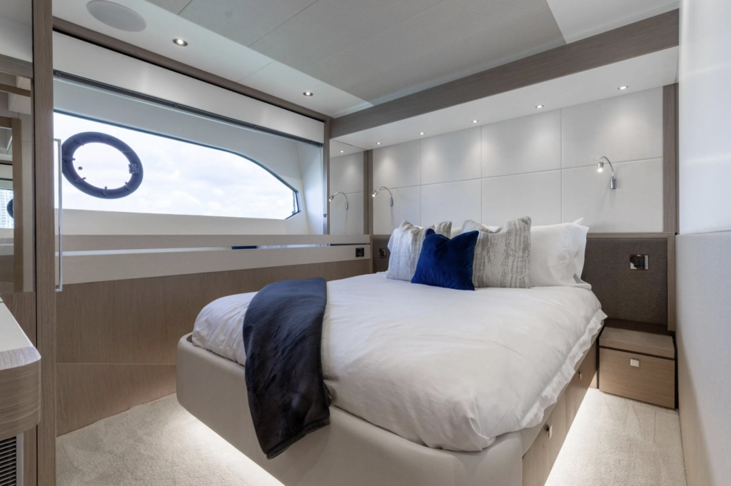 76ft Sunseeker yacht charter Miami – guest stateroom
