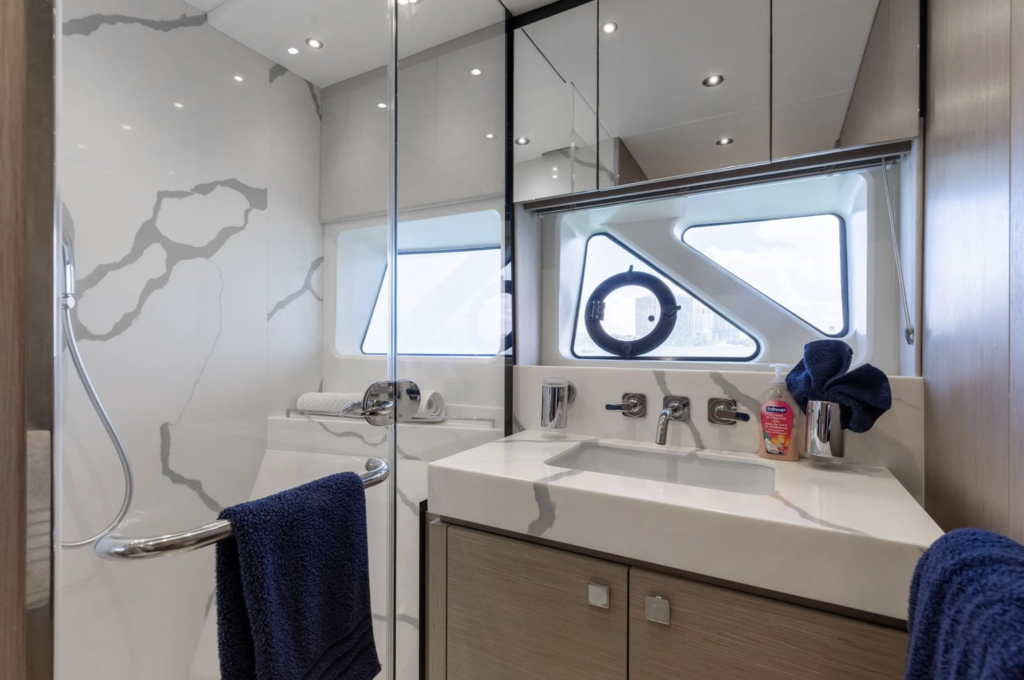 76ft Sunseeker yacht charter Miami – guest bathroom