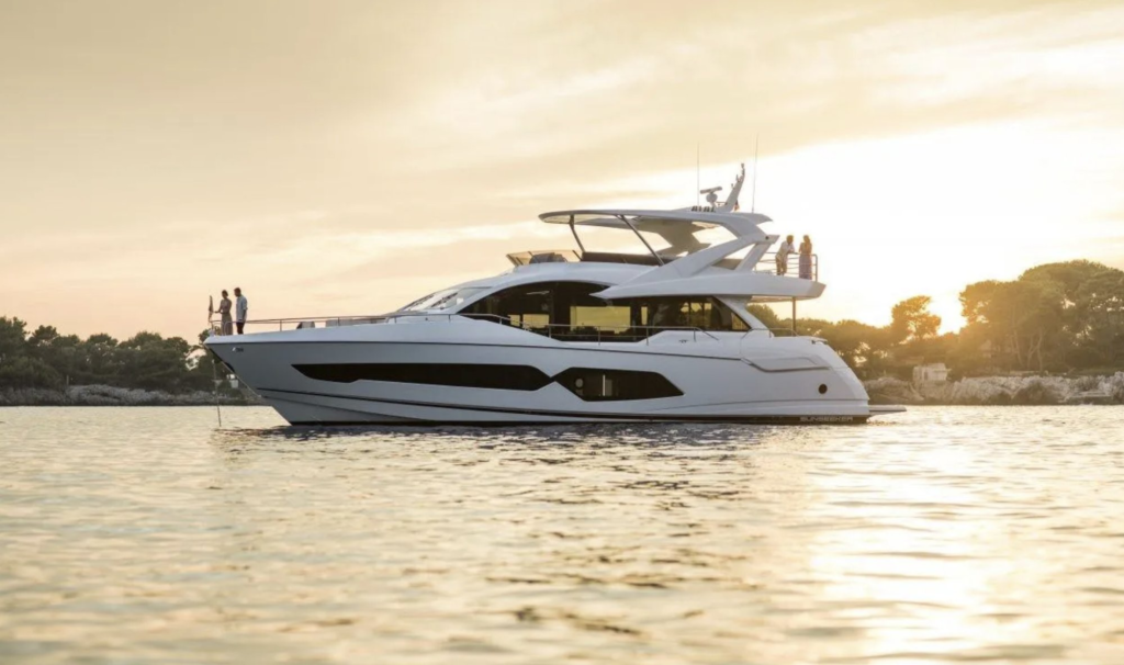 76ft Sunseeker yacht charter Miami – sunset profile