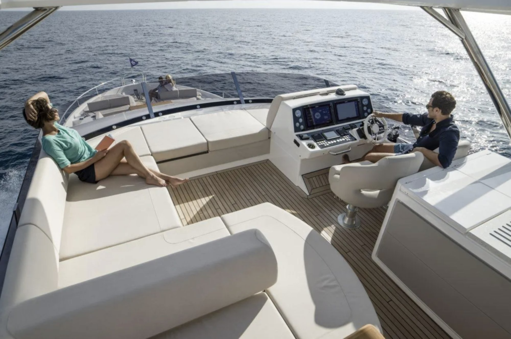 76ft Sunseeker yacht charter Miami – flybridge helm