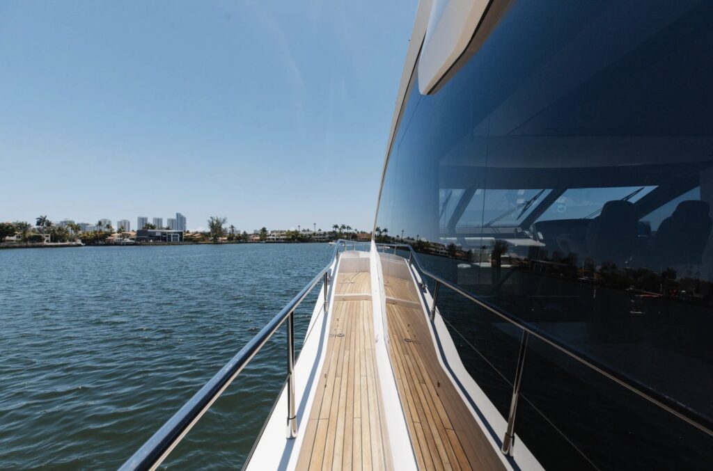 76ft Sunseeker yacht charter Miami – side deck