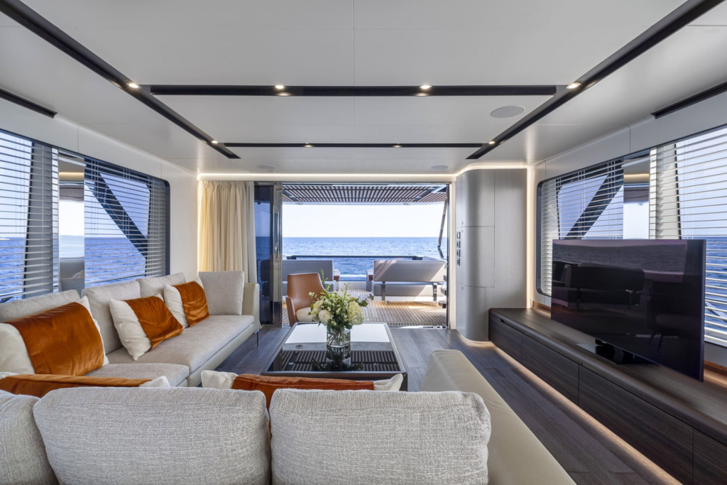 85ft Astondoa yacht charter Coconut Grove – salon lounge with panoramic windows