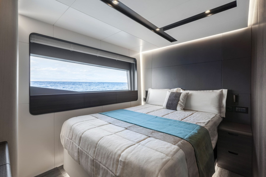 85ft Astondoa yacht charter Coconut Grove – guest stateroom
