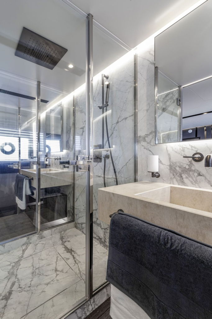 85ft Astondoa yacht charter Coconut Grove – en-suite shower