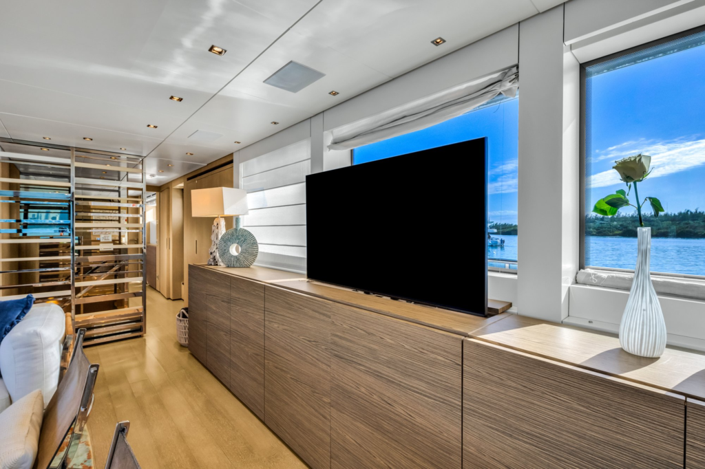 97ft Sanlorenzo yacht charter Miami – salon with TV