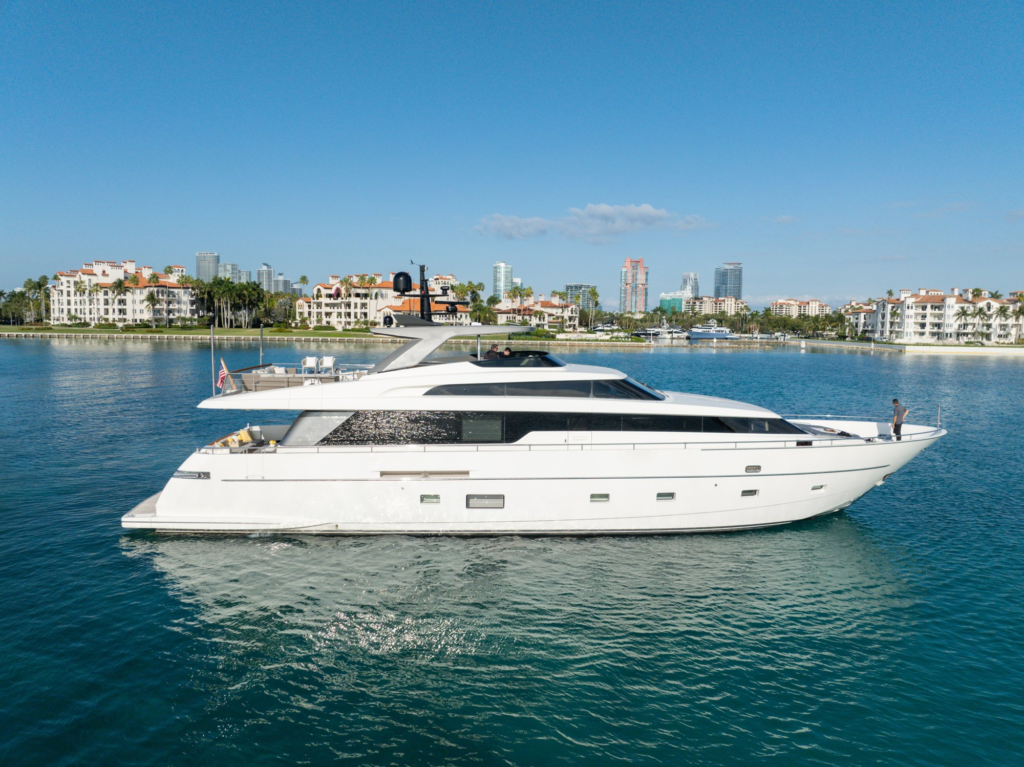 97ft Sanlorenzo yacht charter Miami – full profile